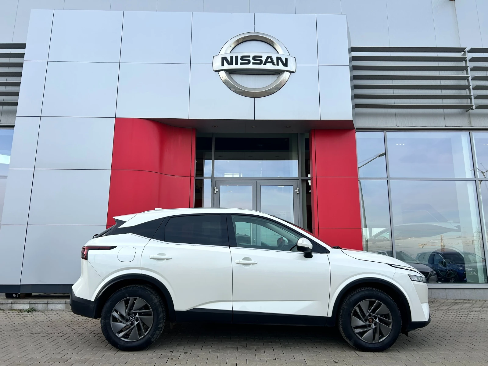 Nissan Qashqai 1.3 DDT Acenta Plus - изображение 2