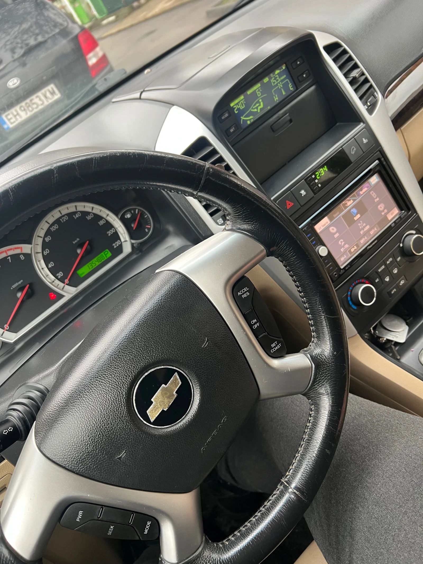 Chevrolet Captiva 3.2 LPG, снимка 9 - Автомобили и джипове - 53732129