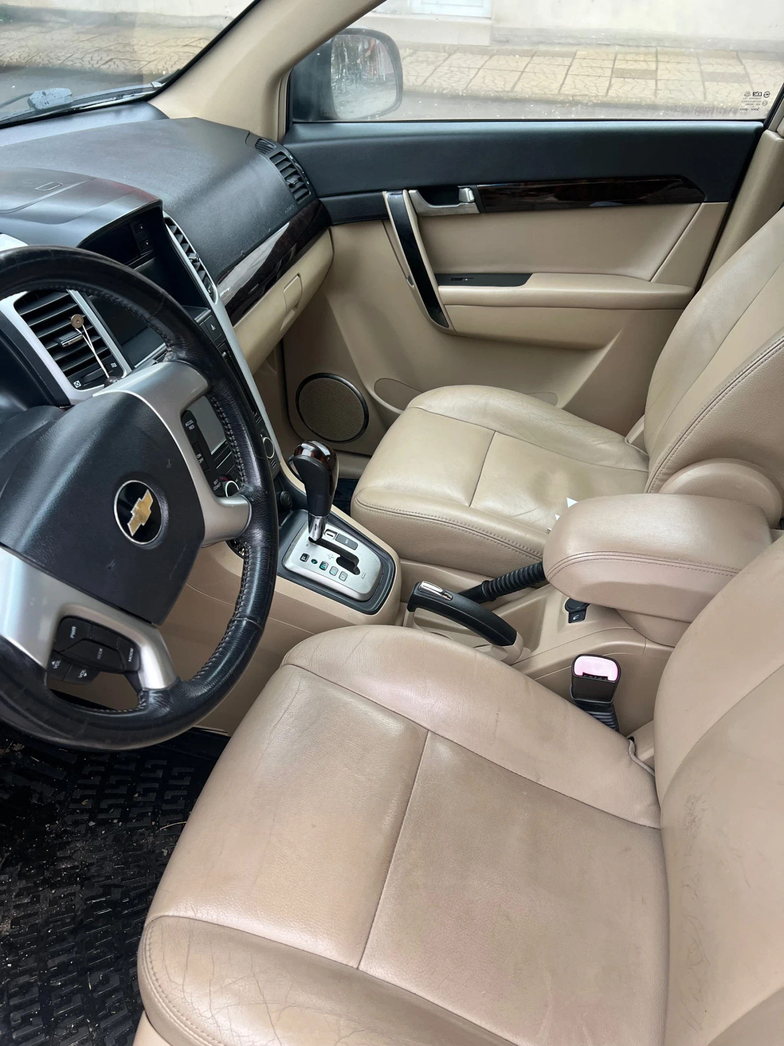 Chevrolet Captiva 3.2 LPG, снимка 8 - Автомобили и джипове - 53732129