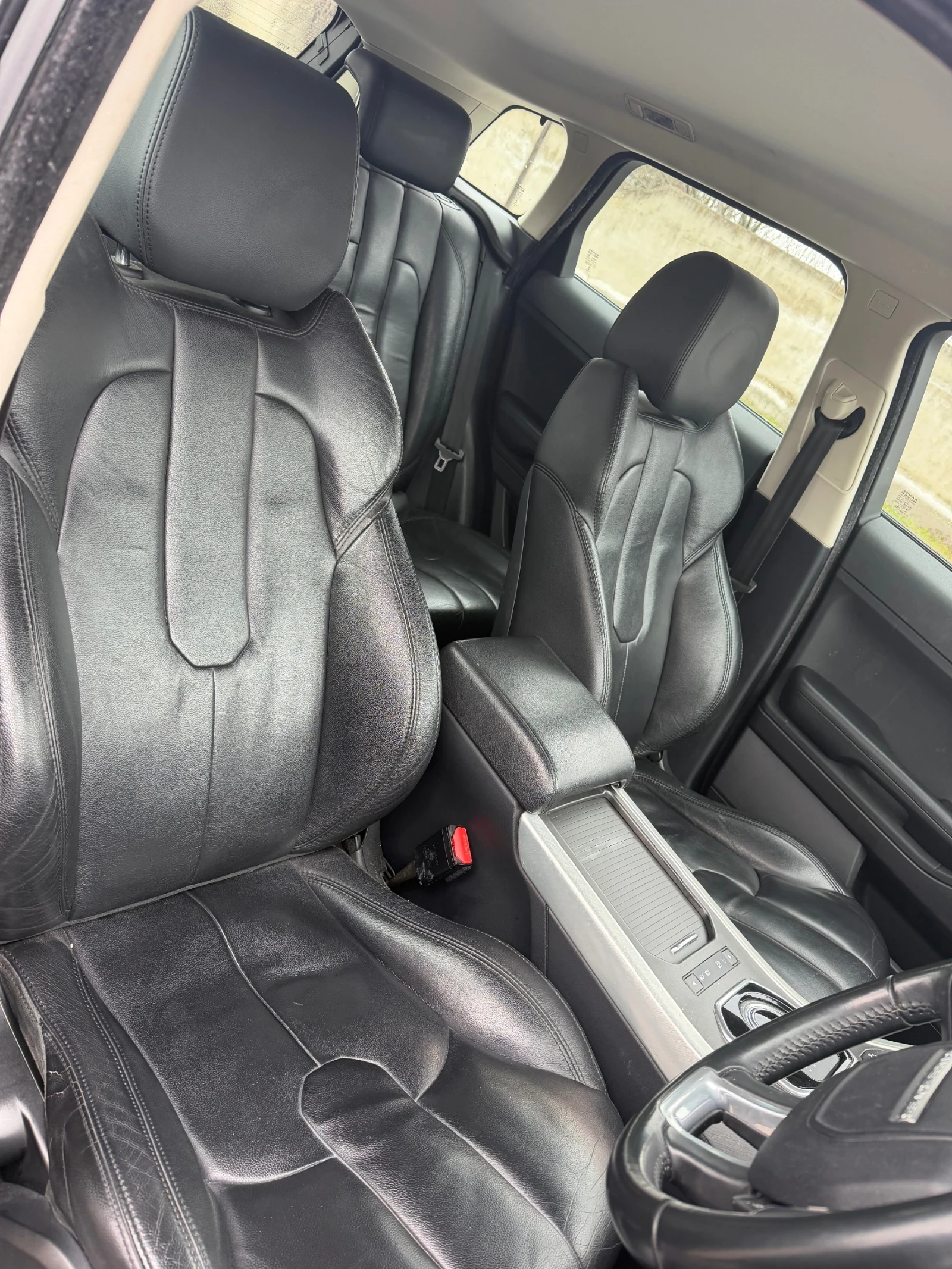 Land Rover Range Rover Evoque 2.2D 190 hp, снимка 6 - Автомобили и джипове - 53823385