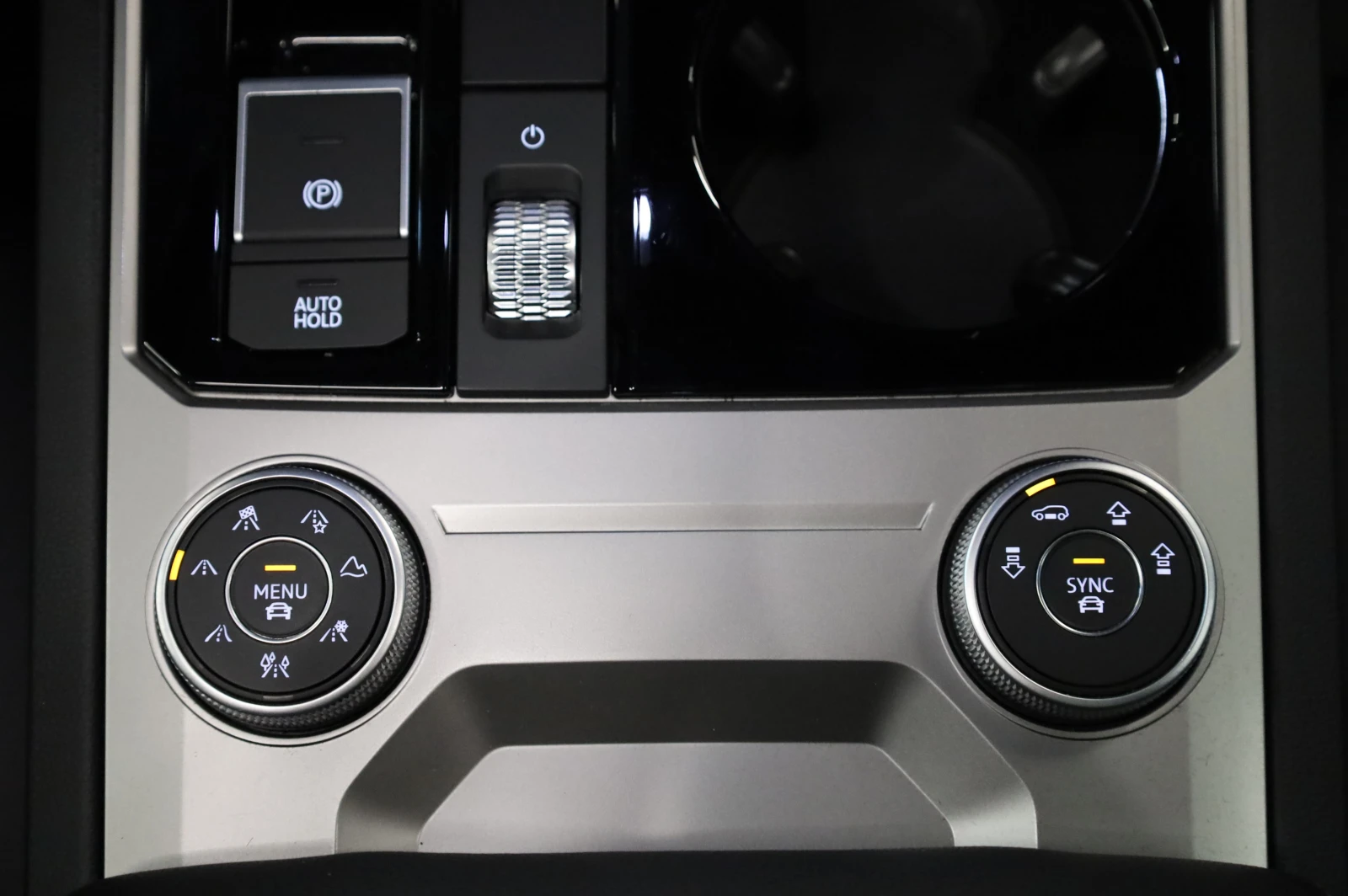 VW Touareg R-LINE* IQ HD MATRIX* HEAD UP* DYNAUDIO* PANO!!! | Mobile.bg � ����������� 13