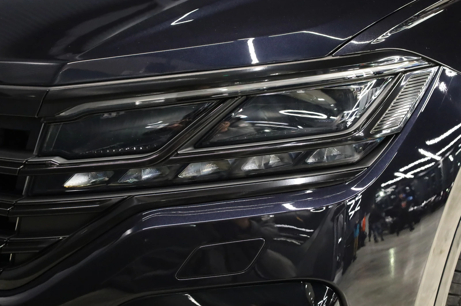 VW Touareg R-LINE* IQ HD MATRIX* HEAD UP* DYNAUDIO* PANO!!! | Mobile.bg � ����������� 4