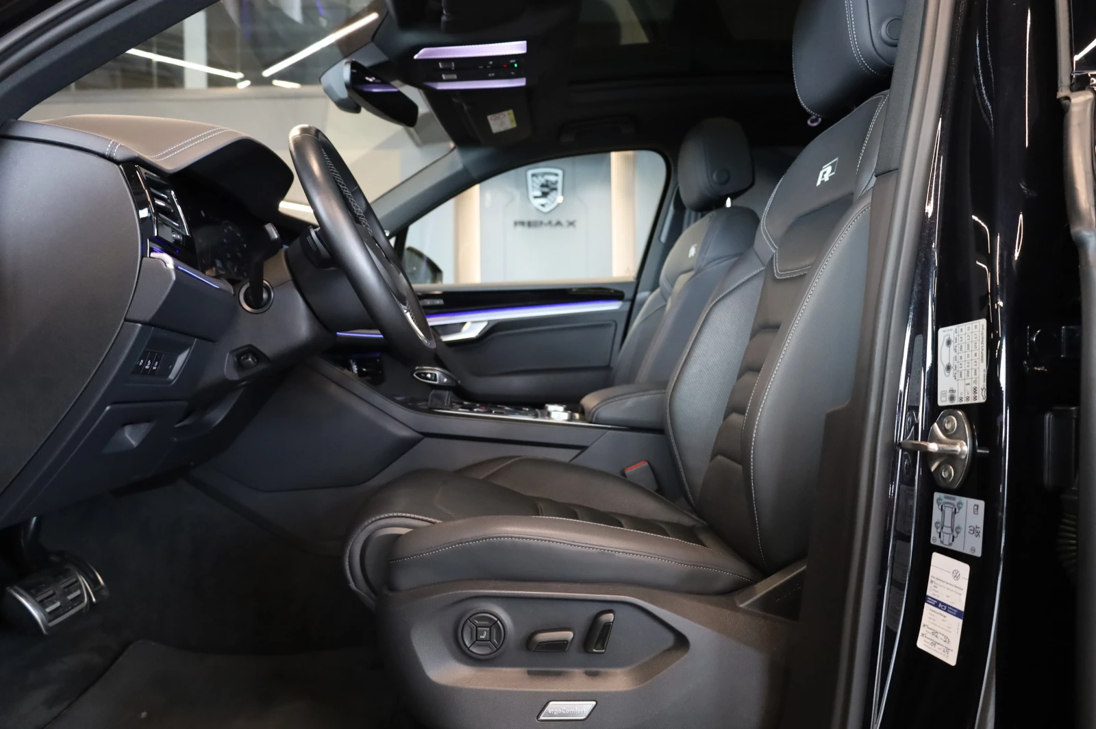 VW Touareg R-LINE* IQ HD MATRIX* HEAD UP* DYNAUDIO* PANO!!! | Mobile.bg � ����������� 11