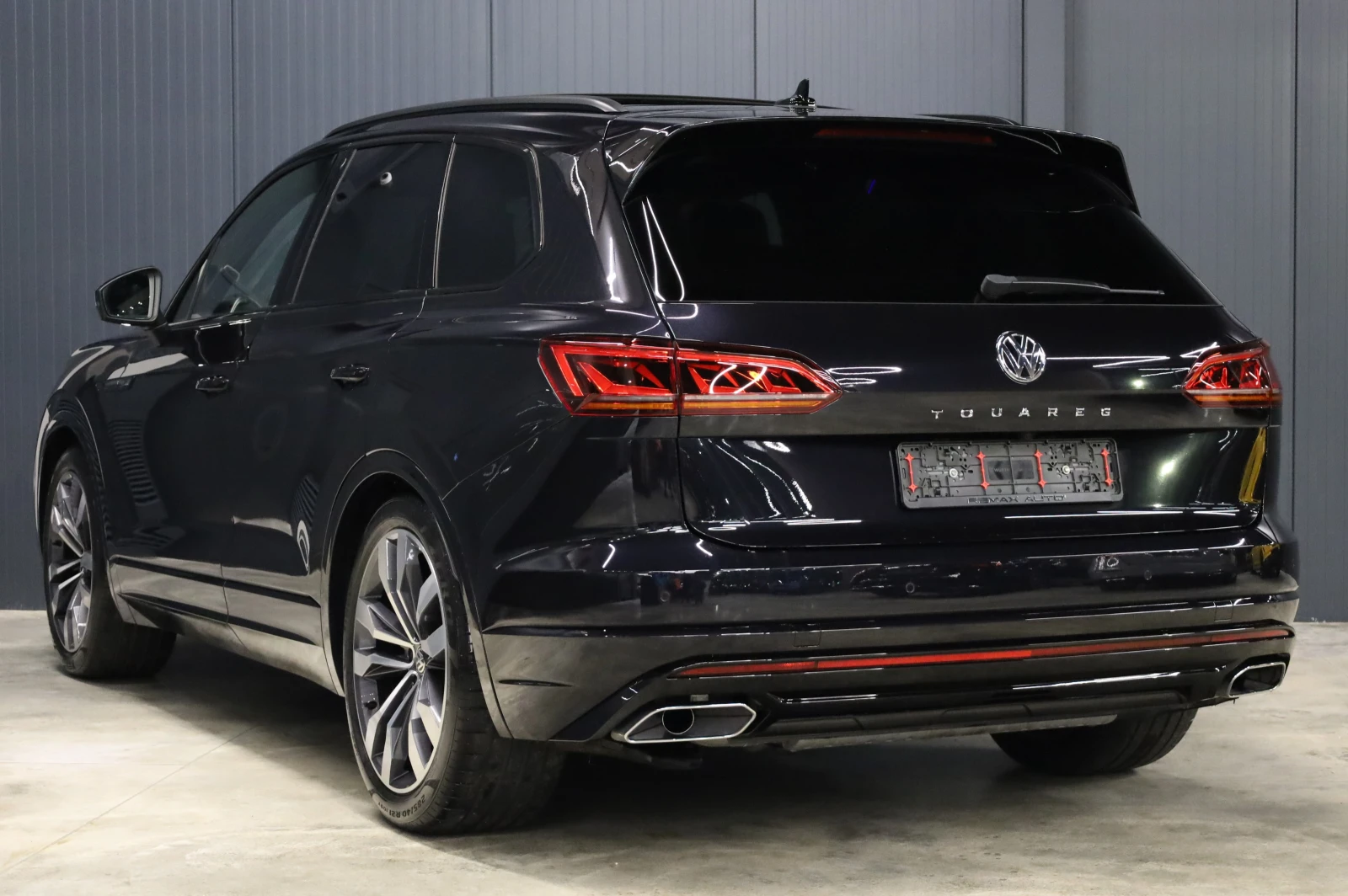 VW Touareg R-LINE* IQ HD MATRIX* HEAD UP* DYNAUDIO* PANO!!! | Mobile.bg � ����������� 6