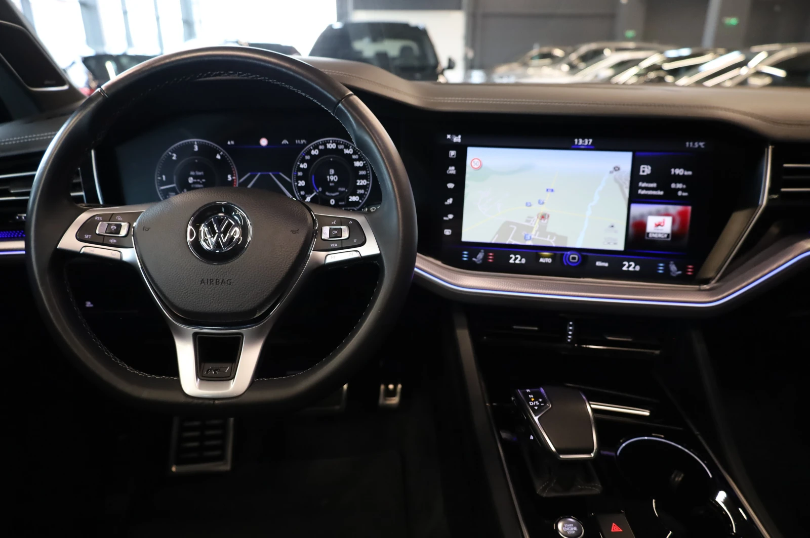 VW Touareg R-LINE* IQ HD MATRIX* HEAD UP* DYNAUDIO* PANO!!! | Mobile.bg � ����������� 10