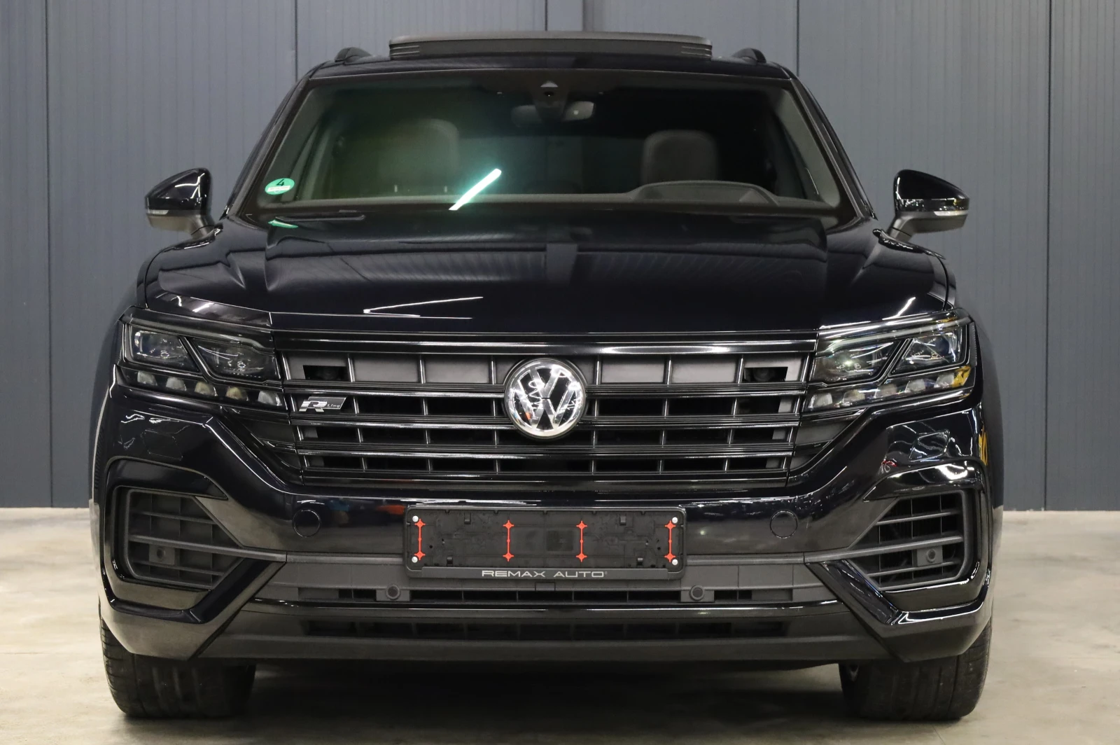 VW Touareg R-LINE* IQ HD MATRIX* HEAD UP* DYNAUDIO* PANO!!! | Mobile.bg � ����������� 2