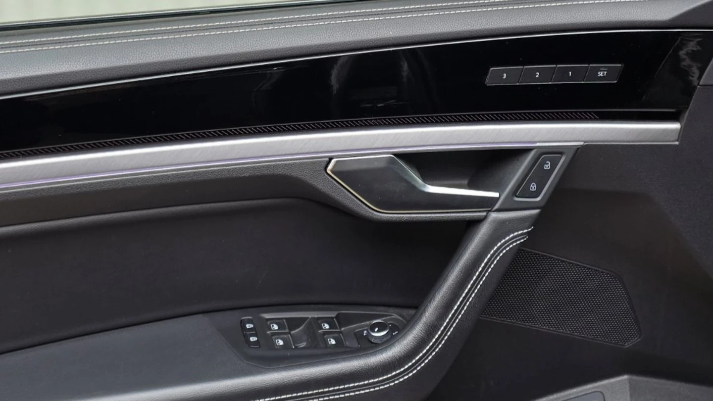 VW Touareg, снимка 7 - Автомобили и джипове - 56420618