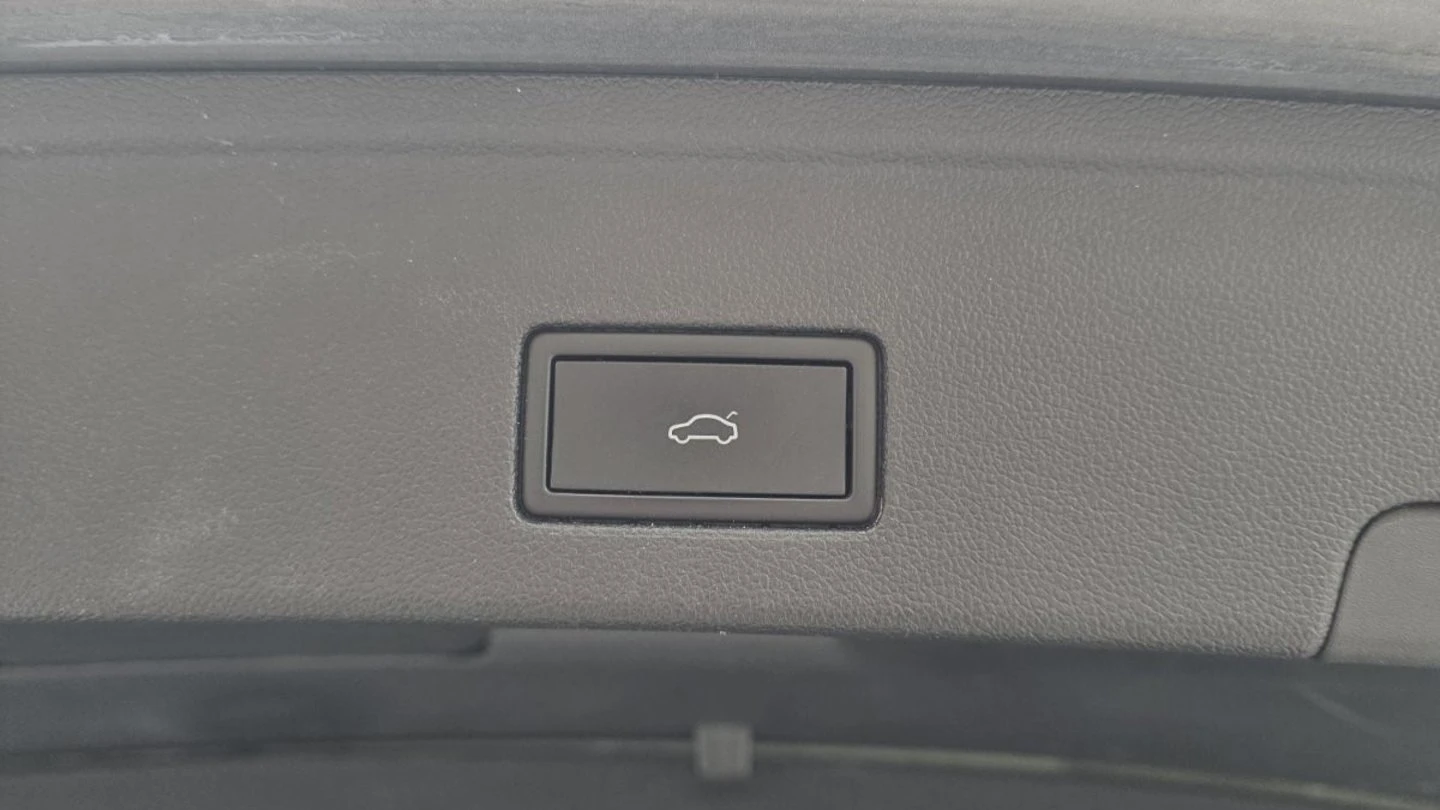 VW Touareg, снимка 13 - Автомобили и джипове - 56420618
