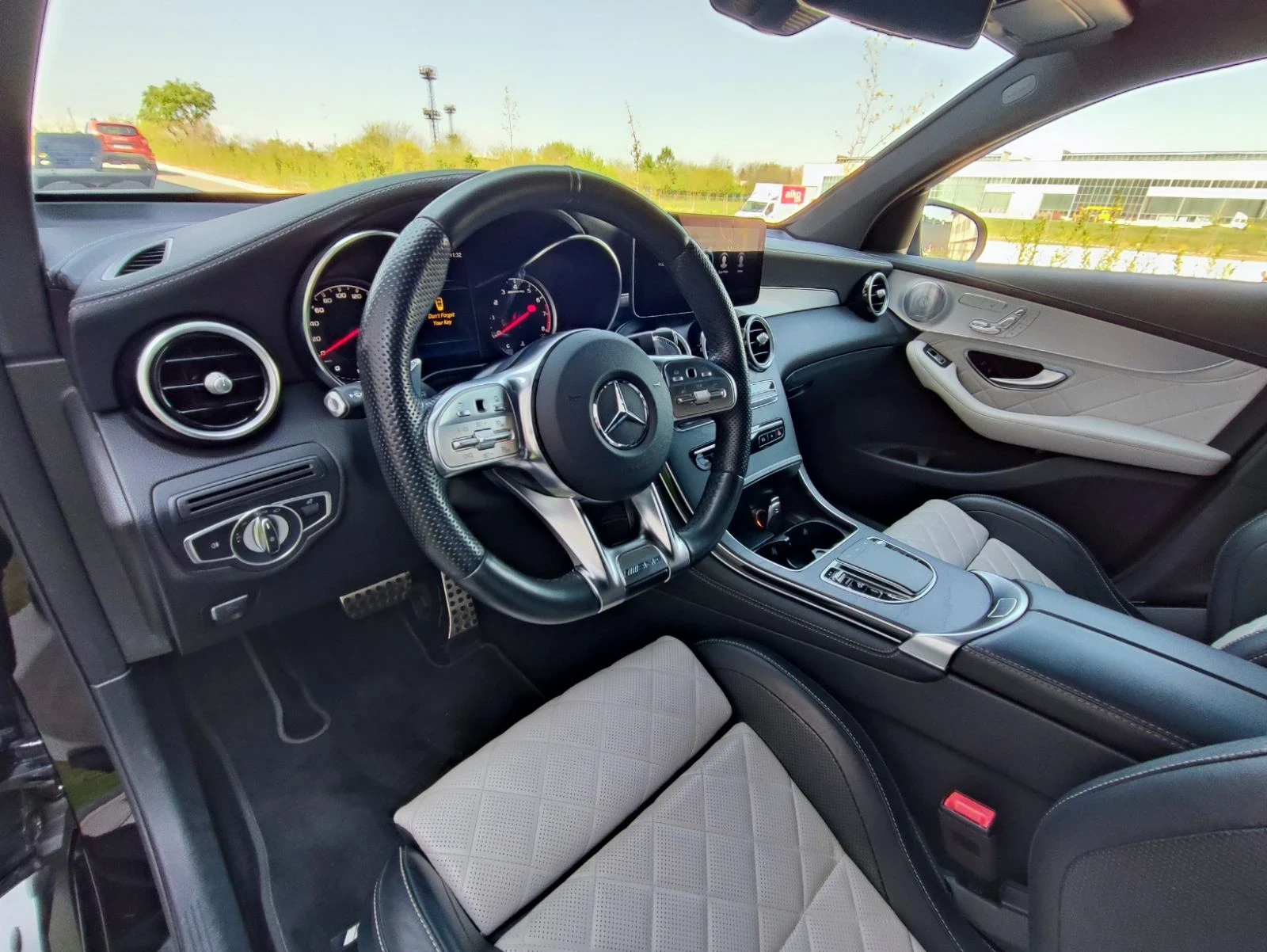 Mercedes-Benz GLC 43 AMG, снимка 9 - Автомобили и джипове - 54254324
