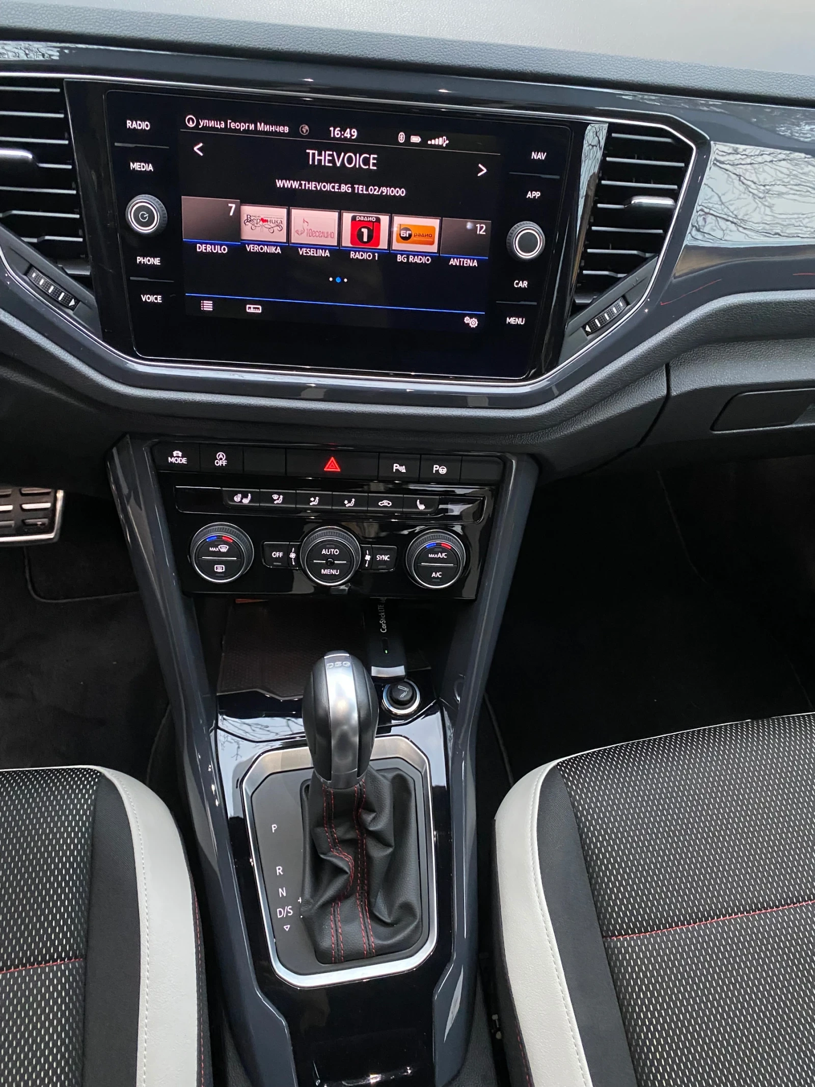 VW T-Roc, снимка 12 - Автомобили и джипове - 54279466