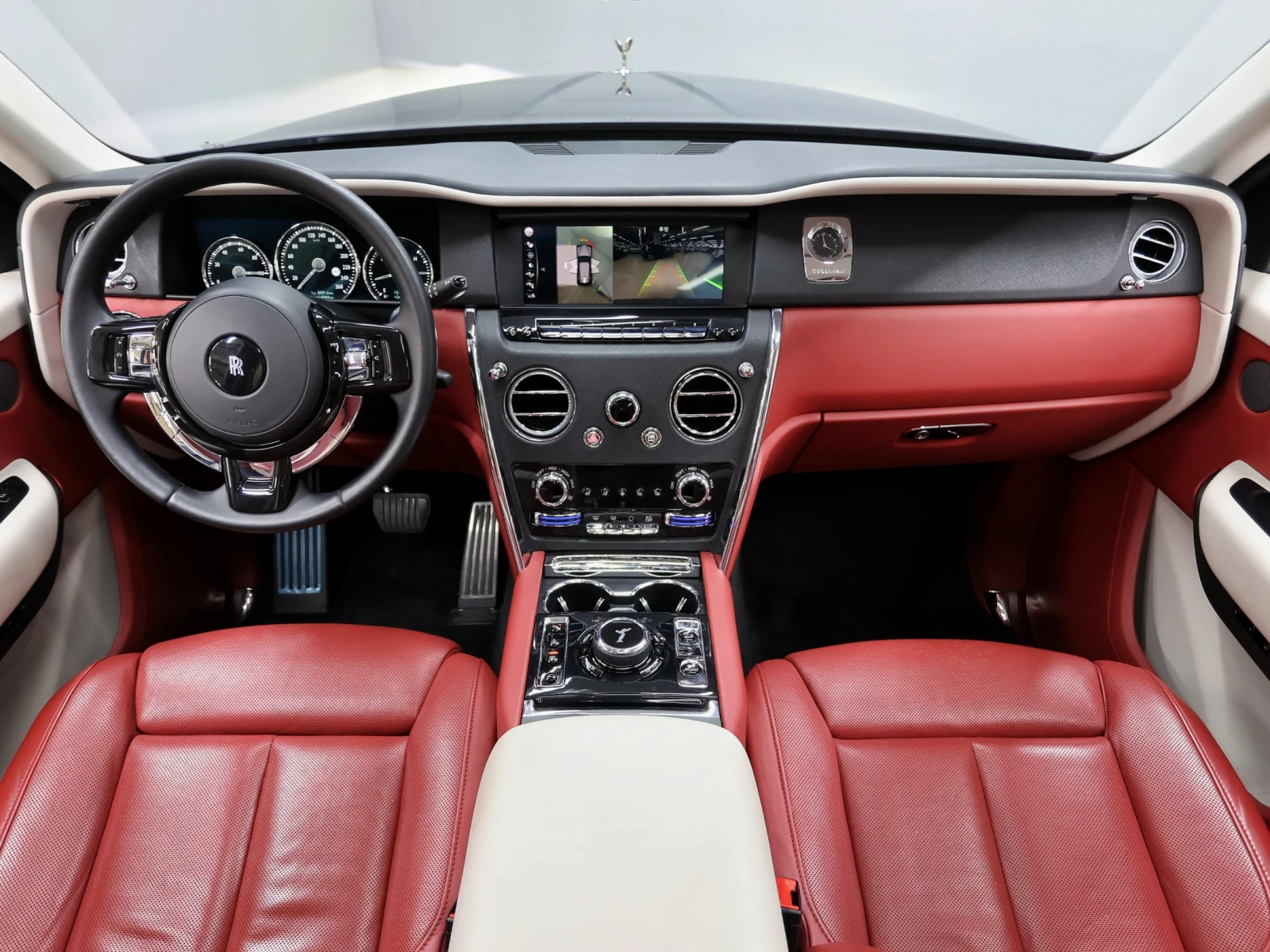Rolls-Royce Cullinan 6.7* HUD* BLIND SPOT* SOFT CLOSE* 360* ЛЮК* КРАЙНА, снимка 7 - Автомобили и джипове - 55496247