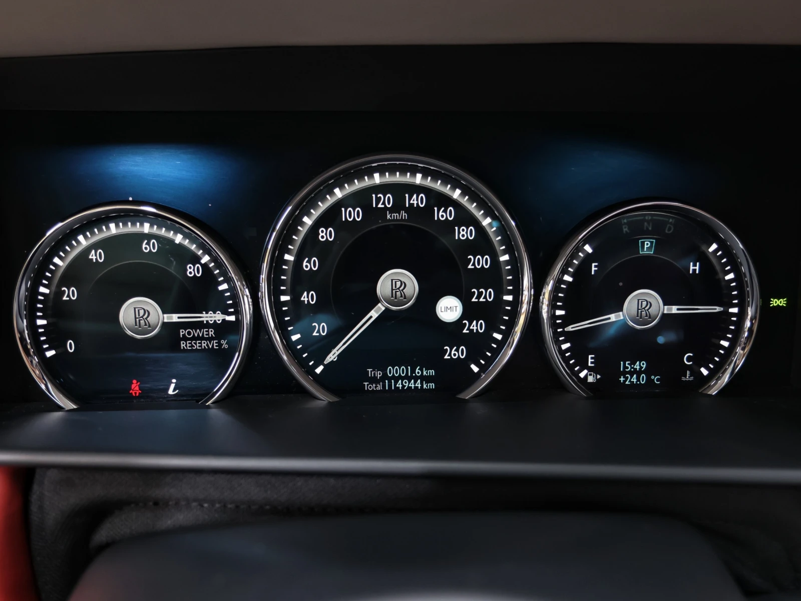 Rolls-Royce Cullinan 6.7* HUD* BLIND SPOT* SOFT CLOSE* 360* ЛЮК* КРАЙНА, снимка 11 - Автомобили и джипове - 55496247
