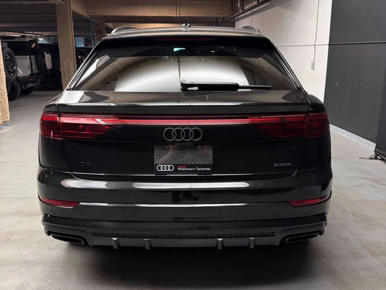 Audi Q8 TECHNIK S-line* DIS* MATRIX* 360* ОБУДХВАНЕ* B&O* , снимка 4 - Автомобили и джипове - 55751084