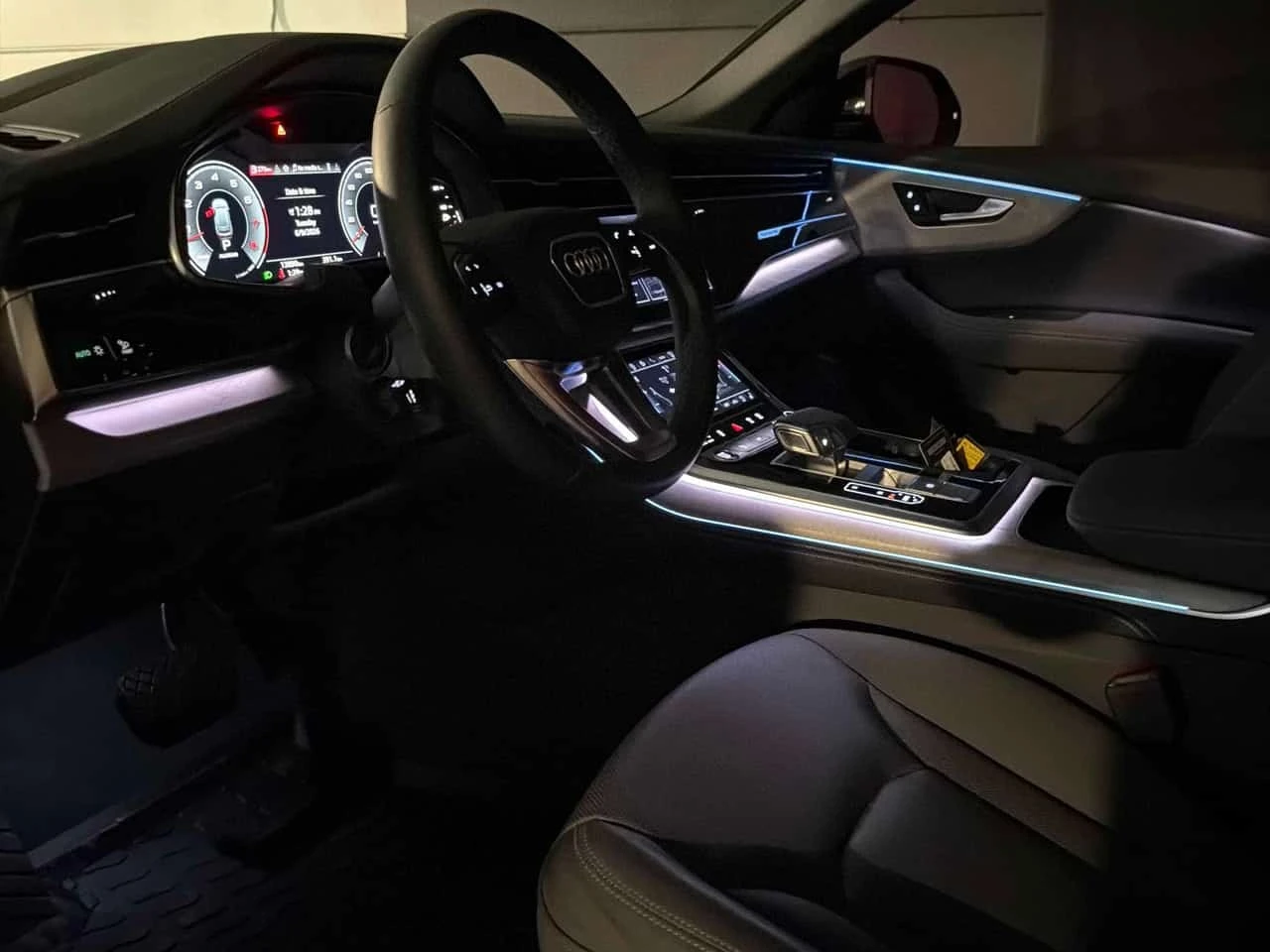 Audi Q8 TECHNIK S-line* DIS* MATRIX* 360* ОБУДХВАНЕ* B&O* , снимка 12 - Автомобили и джипове - 55751084