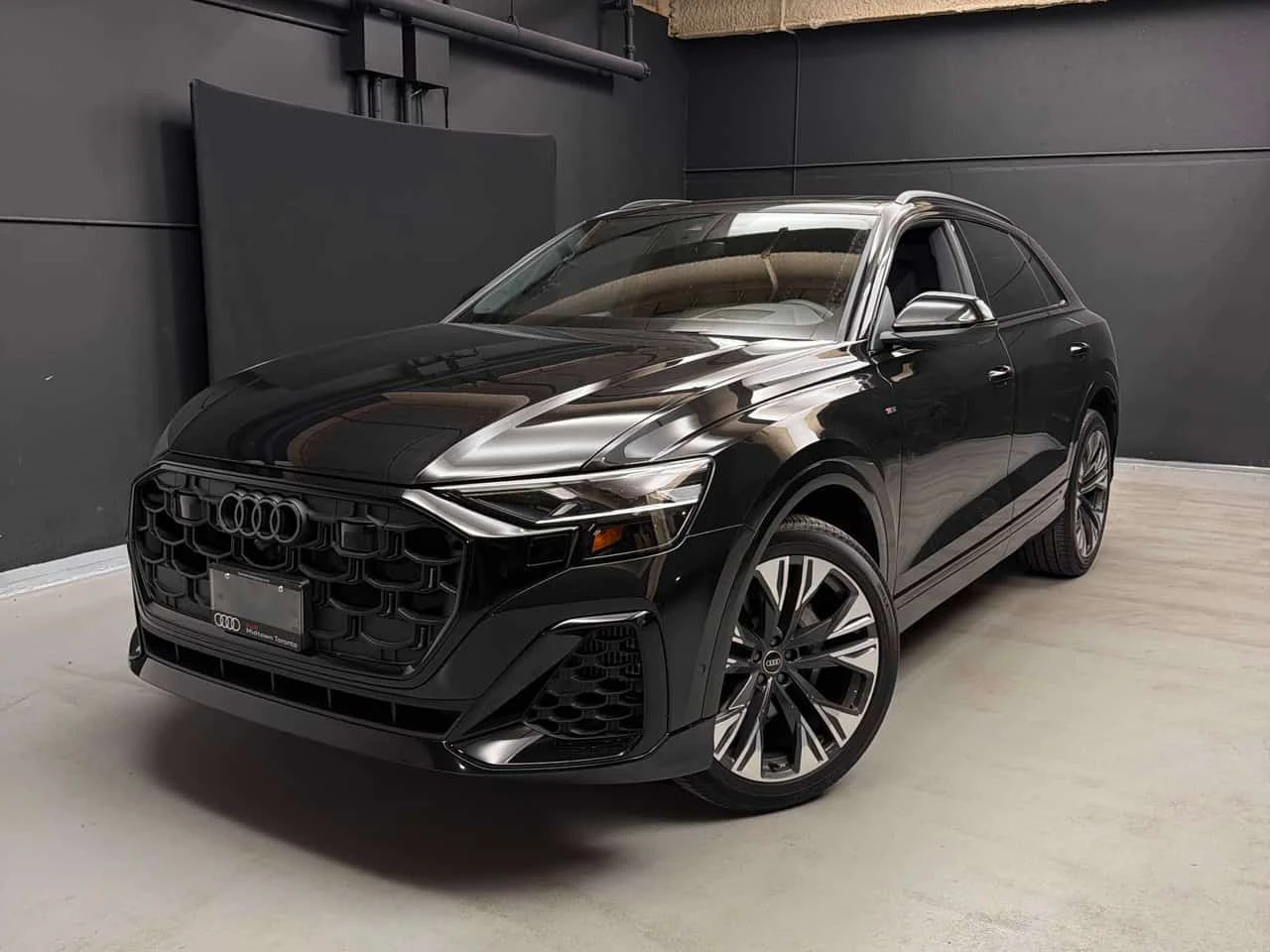 Audi Q8 TECHNIK S-line* DIS* MATRIX* 360* ОБУДХВАНЕ* B&O* 