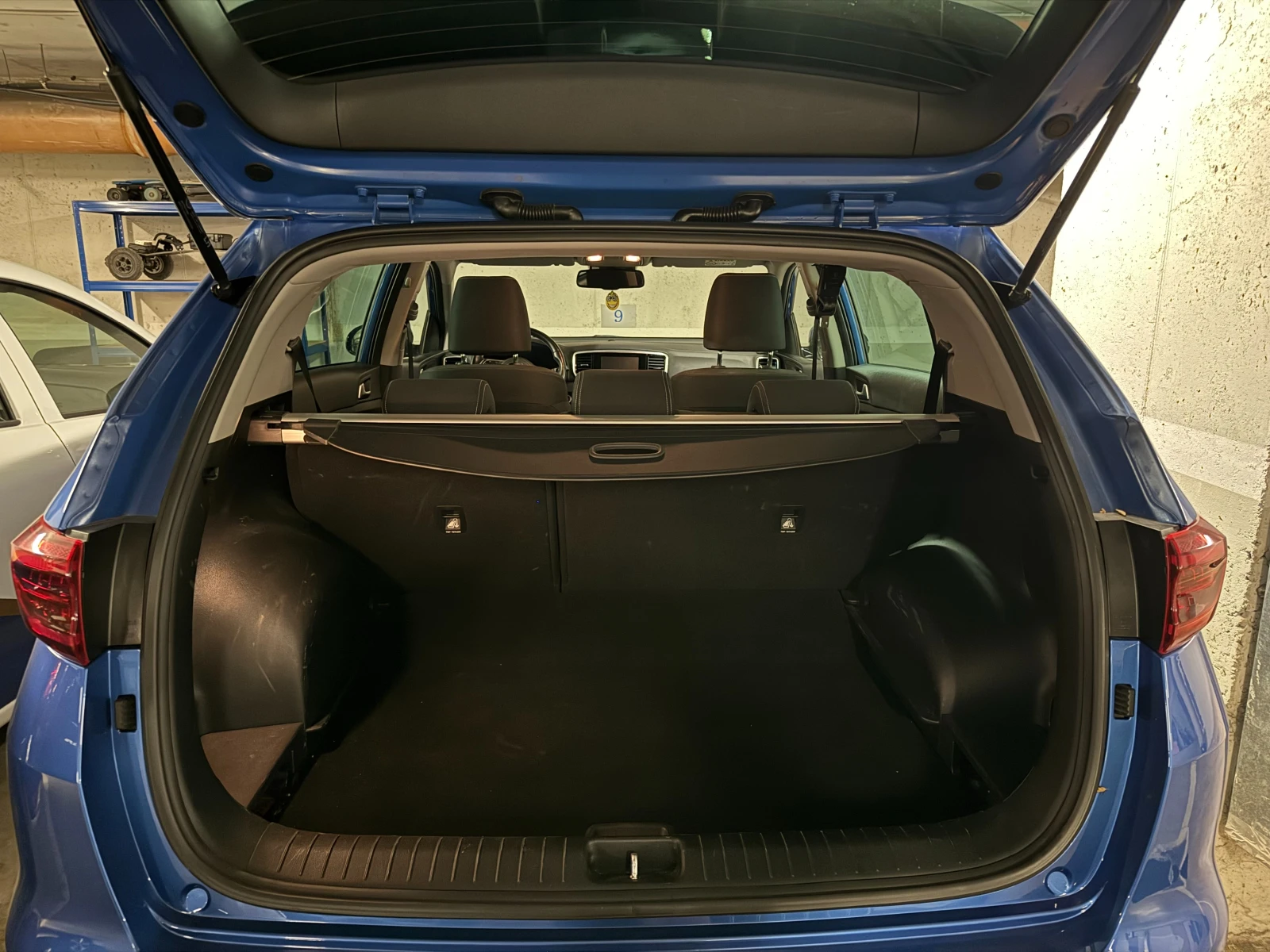 Kia Sportage, снимка 17 - Автомобили и джипове - 55800932