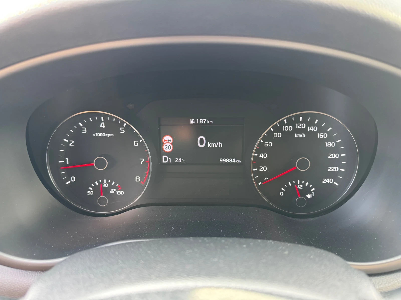 Kia Sportage, снимка 15 - Автомобили и джипове - 55800932