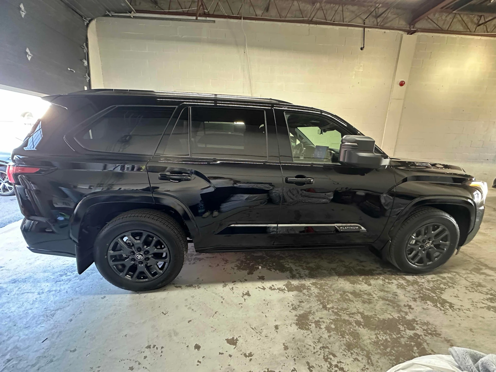 Toyota Sequoia * Platinum 4WD * CARFAX * , снимка 3 - Автомобили и джипове - 55993568