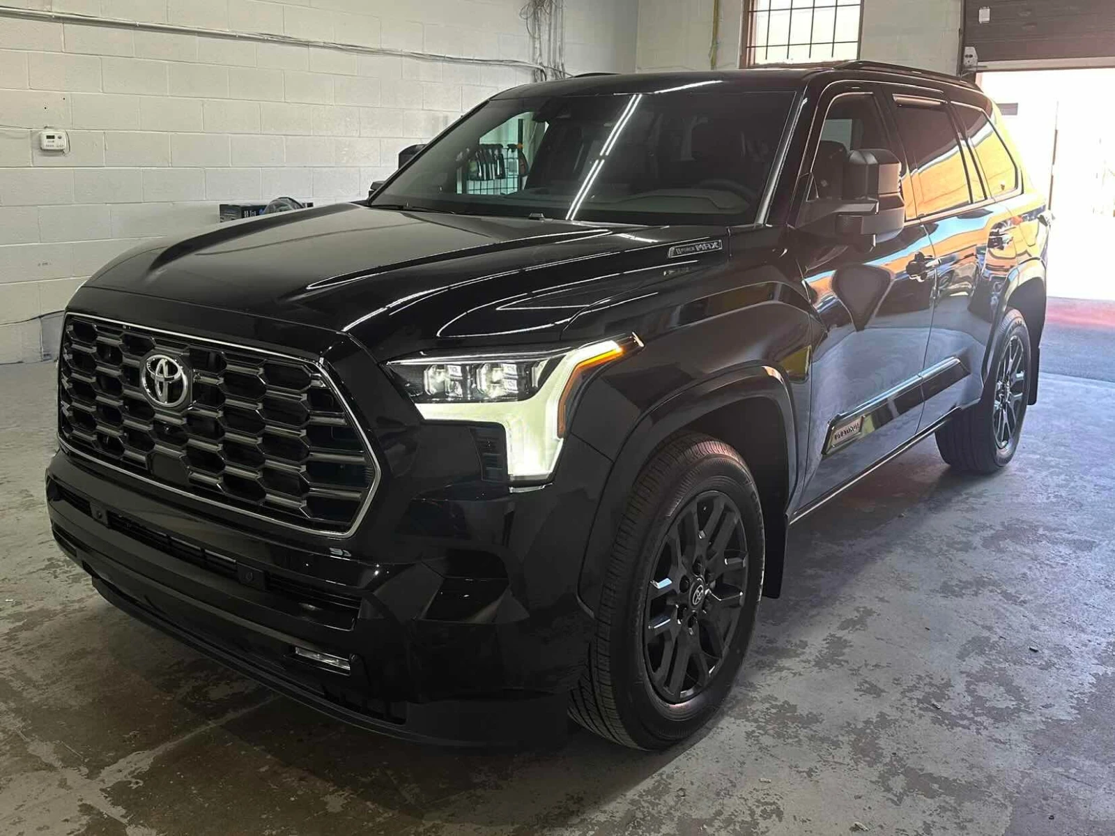Toyota Sequoia * Platinum 4WD * CARFAX * 