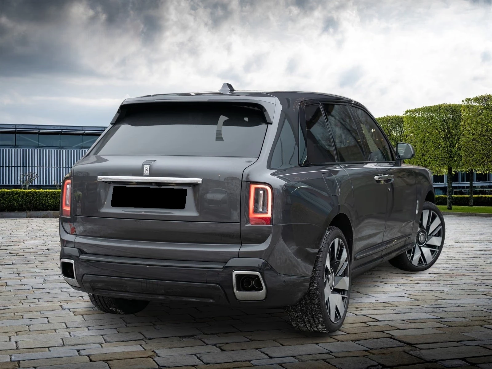 Rolls-Royce Cullinan FACELIFT BESPOKE TV, снимка 2 - Автомобили и джипове - 56260896