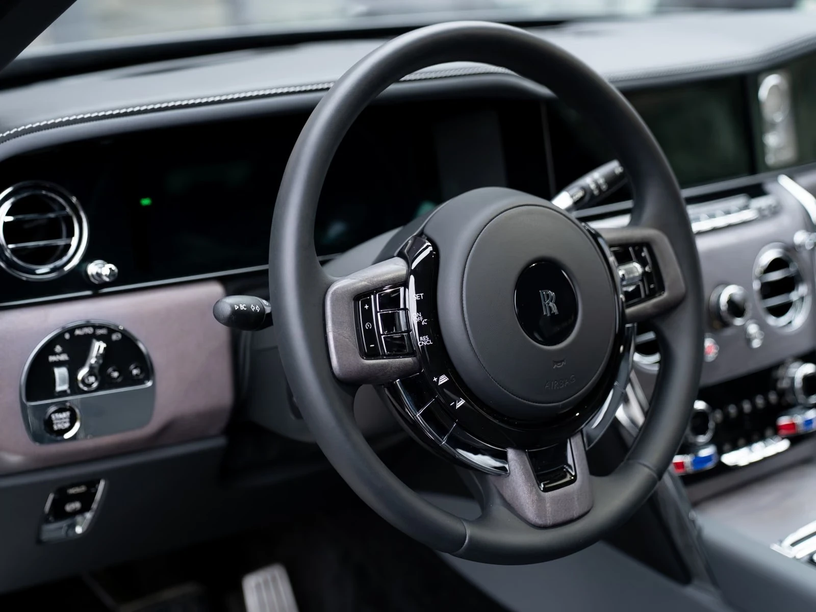 Rolls-Royce Cullinan FACELIFT BESPOKE TV, снимка 9 - Автомобили и джипове - 56260896