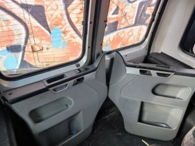 VW Multivan 2.5 TDI 174ps., снимка 11