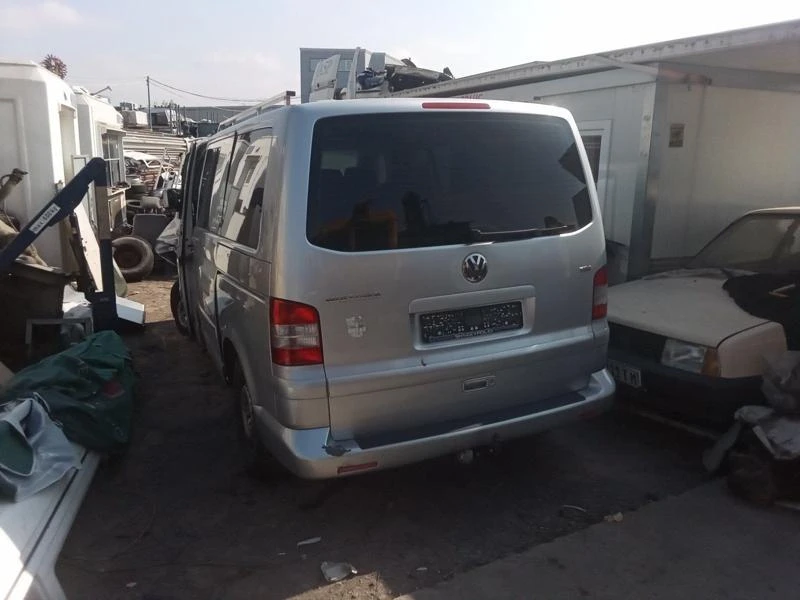 VW Multivan 1.9TDI, снимка 1 - Бусове и автобуси - 47046686