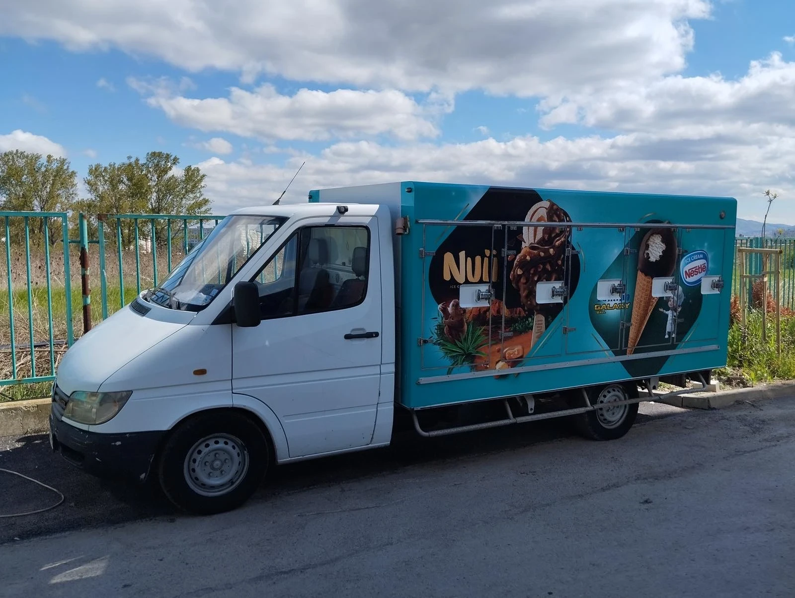 Mercedes-Benz Sprinter 311 Хладилен, снимка 5 - Бусове и автобуси - 54829643
