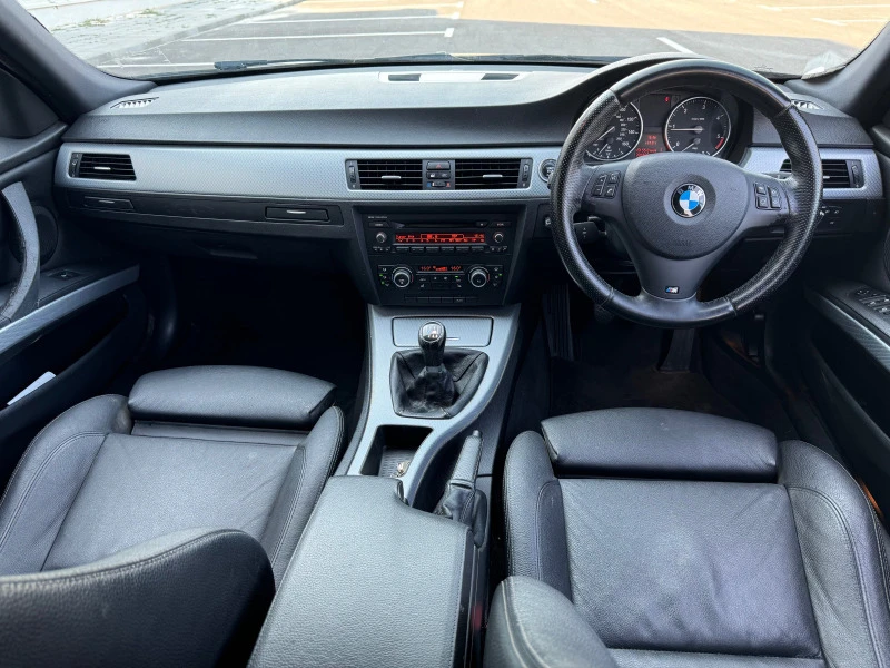 BMW 320 M Sport, снимка 8 - Автомобили и джипове - 47143279