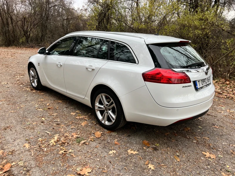 Opel Insignia, снимка 4 - Автомобили и джипове - 48144441