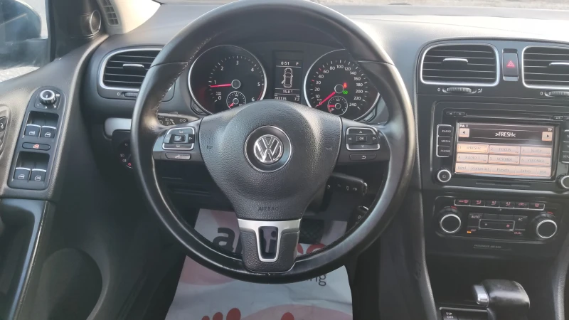 VW Golf 1.6tdi 105кс. АВТОМАТ/НАВИ, снимка 11 - Автомобили и джипове - 48632687