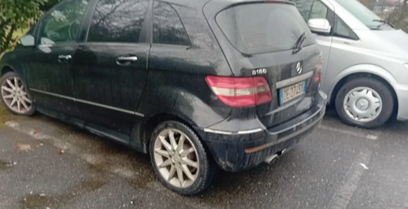 Mercedes-Benz B 180 2.0 DCI Aвтоматик / Кожа / Нави / XENON, снимка 4 - Автомобили и джипове - 48802740