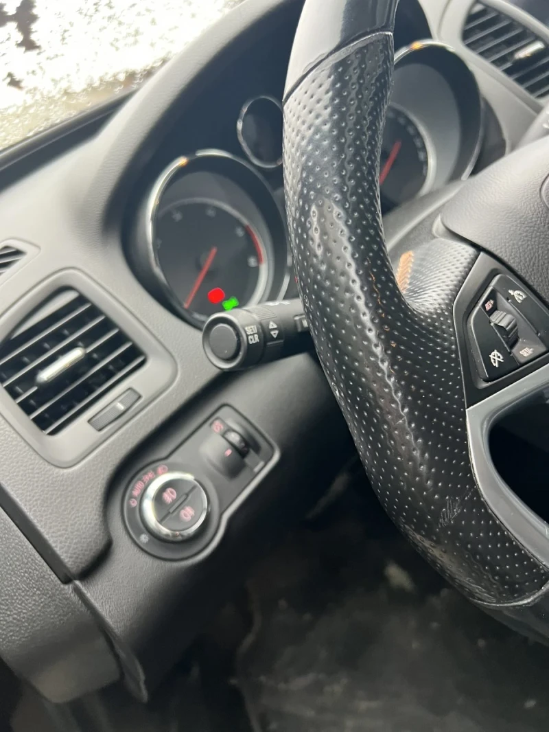 Opel Insignia, снимка 4 - Автомобили и джипове - 53307505