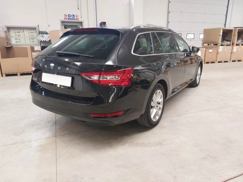 Skoda Superb 2.0 TDI Executive - изображение 5