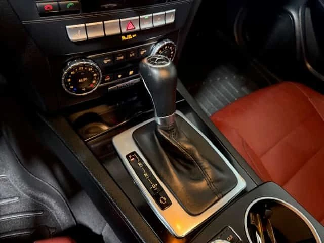 Mercedes-Benz C 350 * CARFAX * ЦЕНА ДО БГ, снимка 14 - Автомобили и джипове - 54000947