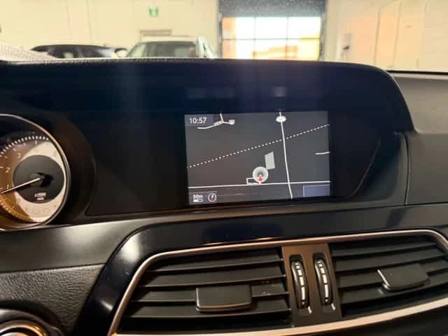 Mercedes-Benz C 350 * CARFAX * ЦЕНА ДО БГ, снимка 13 - Автомобили и джипове - 54000947