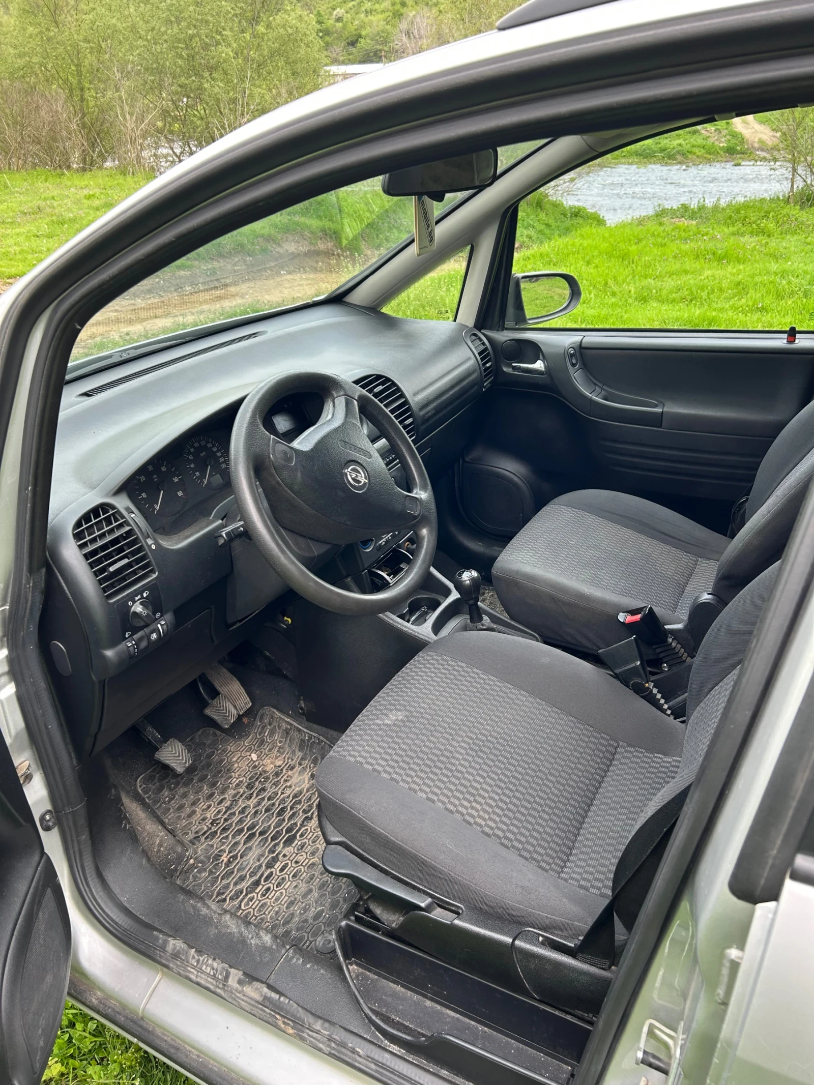 Opel Zafira 2.0 DTI 101 - изображение 6