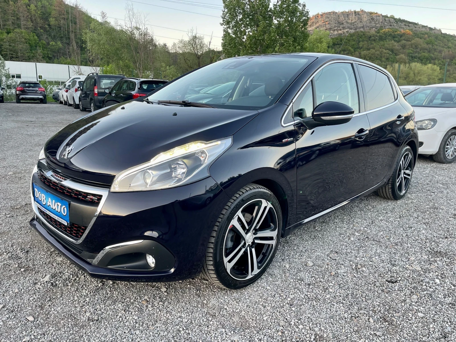 Peugeot 208 1.2i-GT-LINE- 100000км-СЕРВ.ИСТ-AVTOM-NAVI-CAMERA - изображение 6