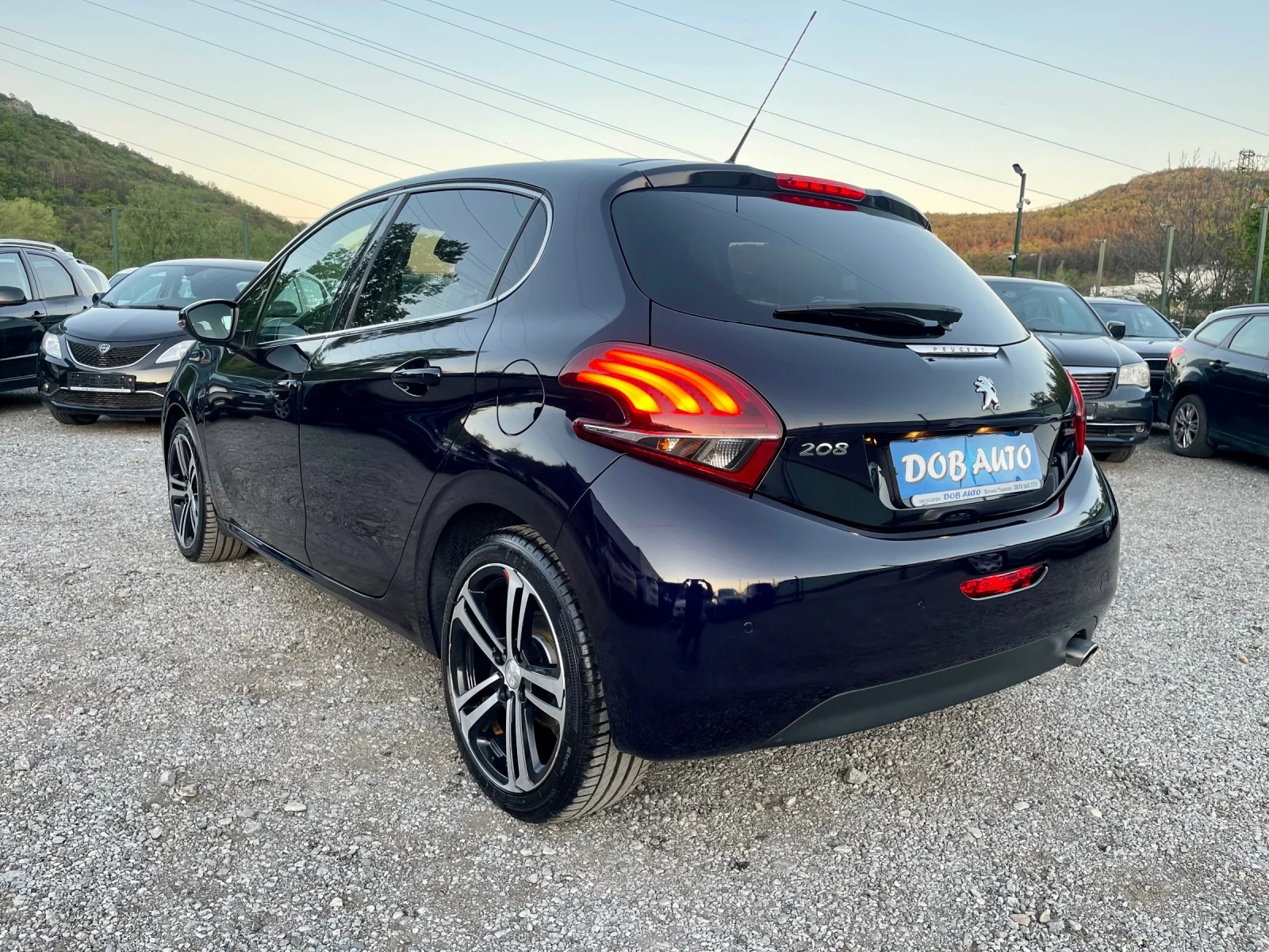 Peugeot 208 1.2i-GT-LINE- 100000км-СЕРВ.ИСТ-AVTOM-NAVI-CAMERA - изображение 3