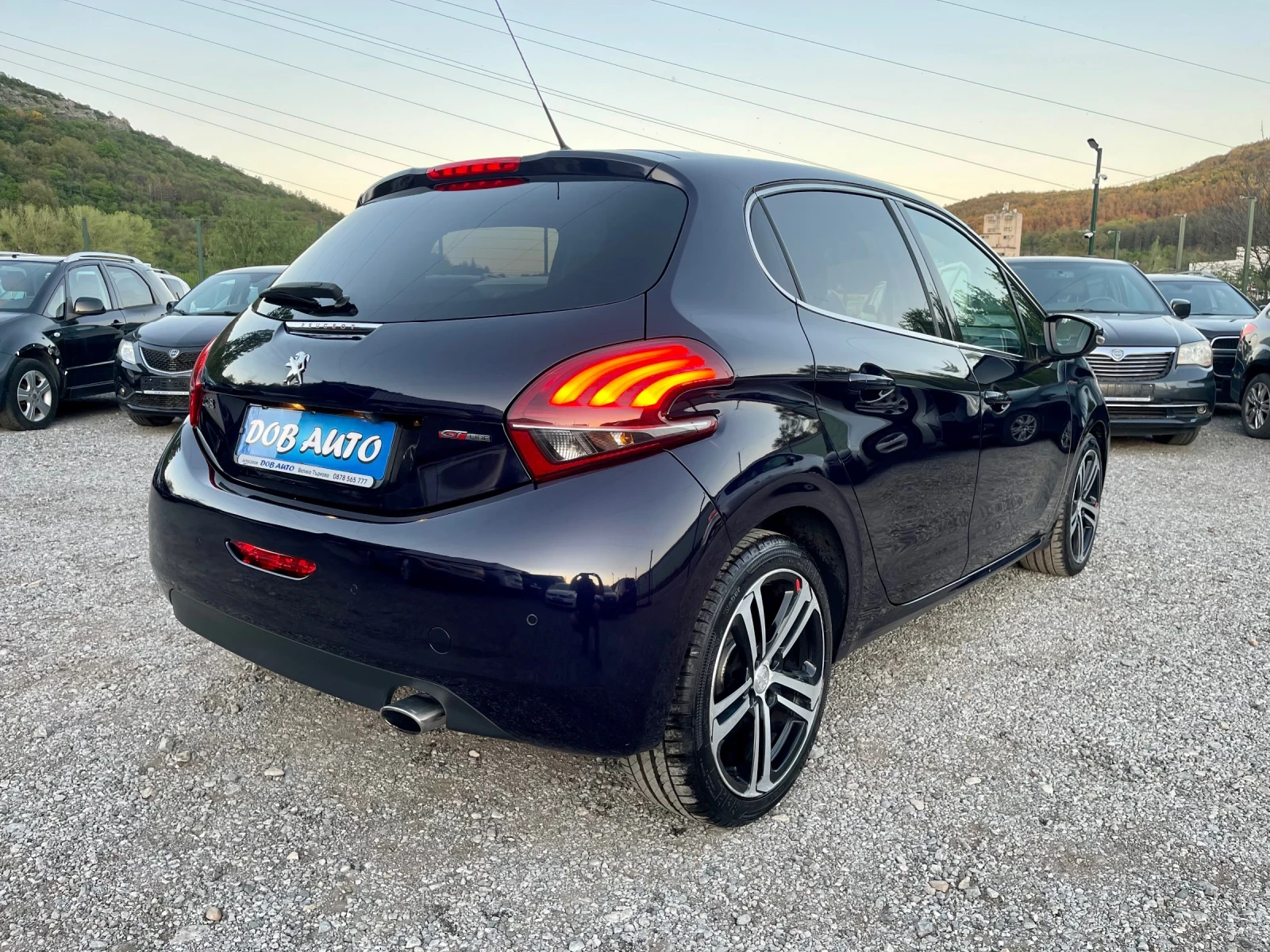 Peugeot 208 1.2i-GT-LINE- 100000км-СЕРВ.ИСТ-AVTOM-NAVI-CAMERA - изображение 5