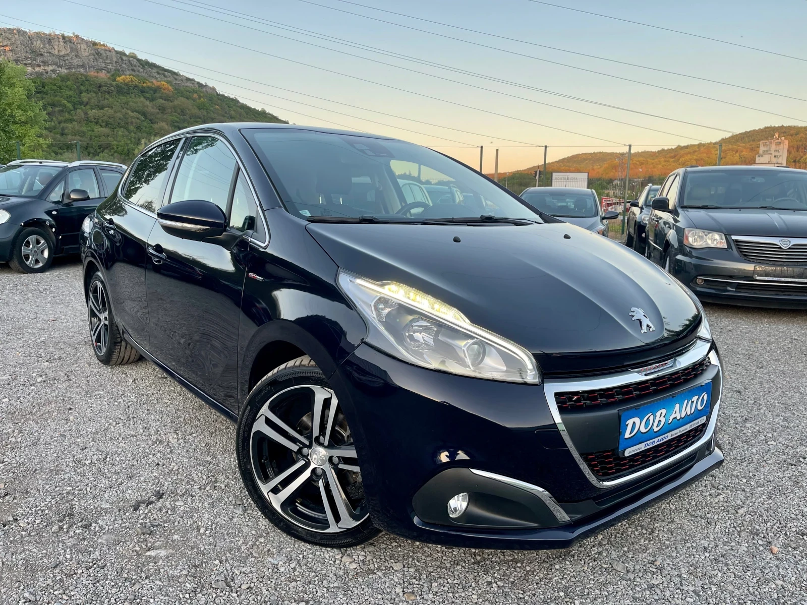 Peugeot 208 1.2i-GT-LINE- 100000км-СЕРВ.ИСТ-AVTOM-NAVI-CAMERA - изображение 7