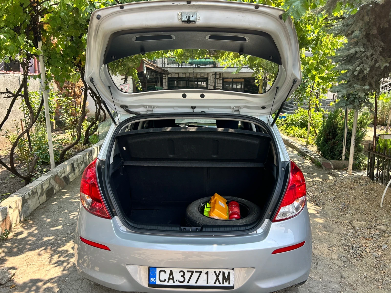 Hyundai I20 1.2 БЕНЗИН КЛИМАТИК ГАЗ/БЕНЗИН | Mobile.bg — изображение 11