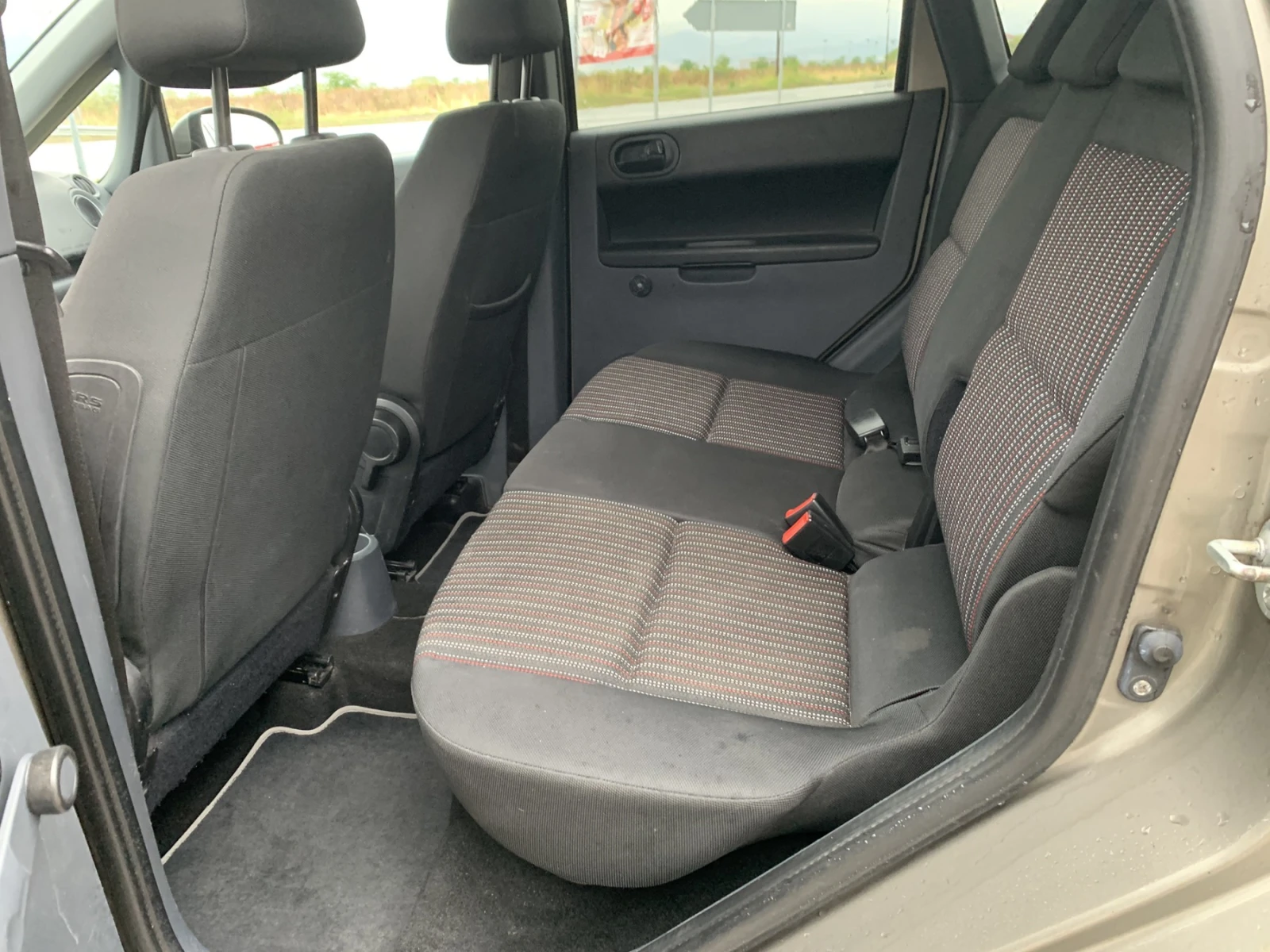 Mitsubishi Colt 1.3 i clima - изображение 3