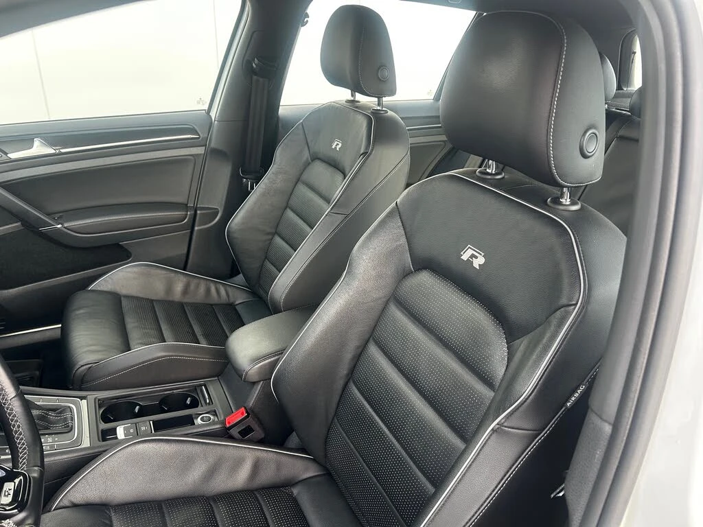 VW Golf R DSG AWD 2.0T* Keyless* NAVI* Кожа* Подгрев* Prem, снимка 14 - Автомобили и джипове - 53729670