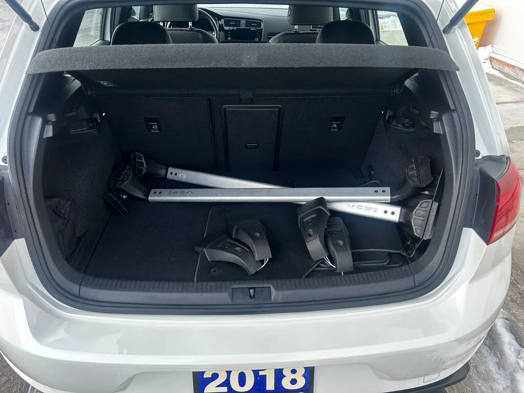 VW Golf R DSG AWD 2.0T* Keyless* NAVI* Кожа* Подгрев* Prem, снимка 15 - Автомобили и джипове - 53729670