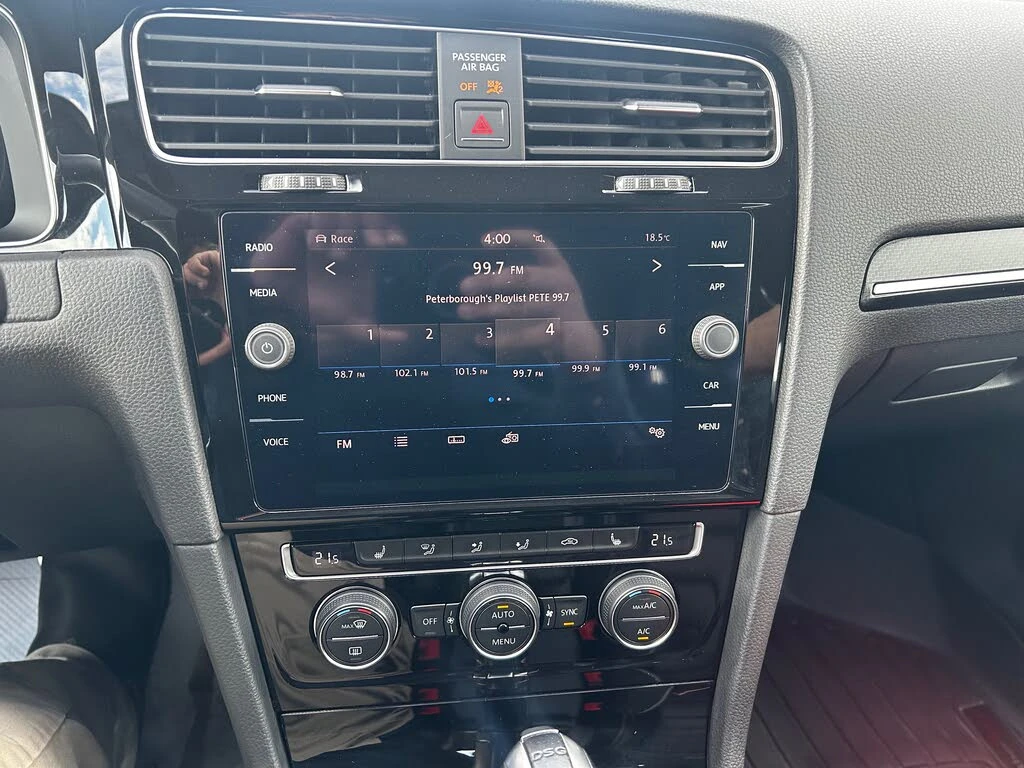 VW Golf R DSG AWD 2.0T* Keyless* NAVI* Кожа* Подгрев* Prem, снимка 11 - Автомобили и джипове - 53729670