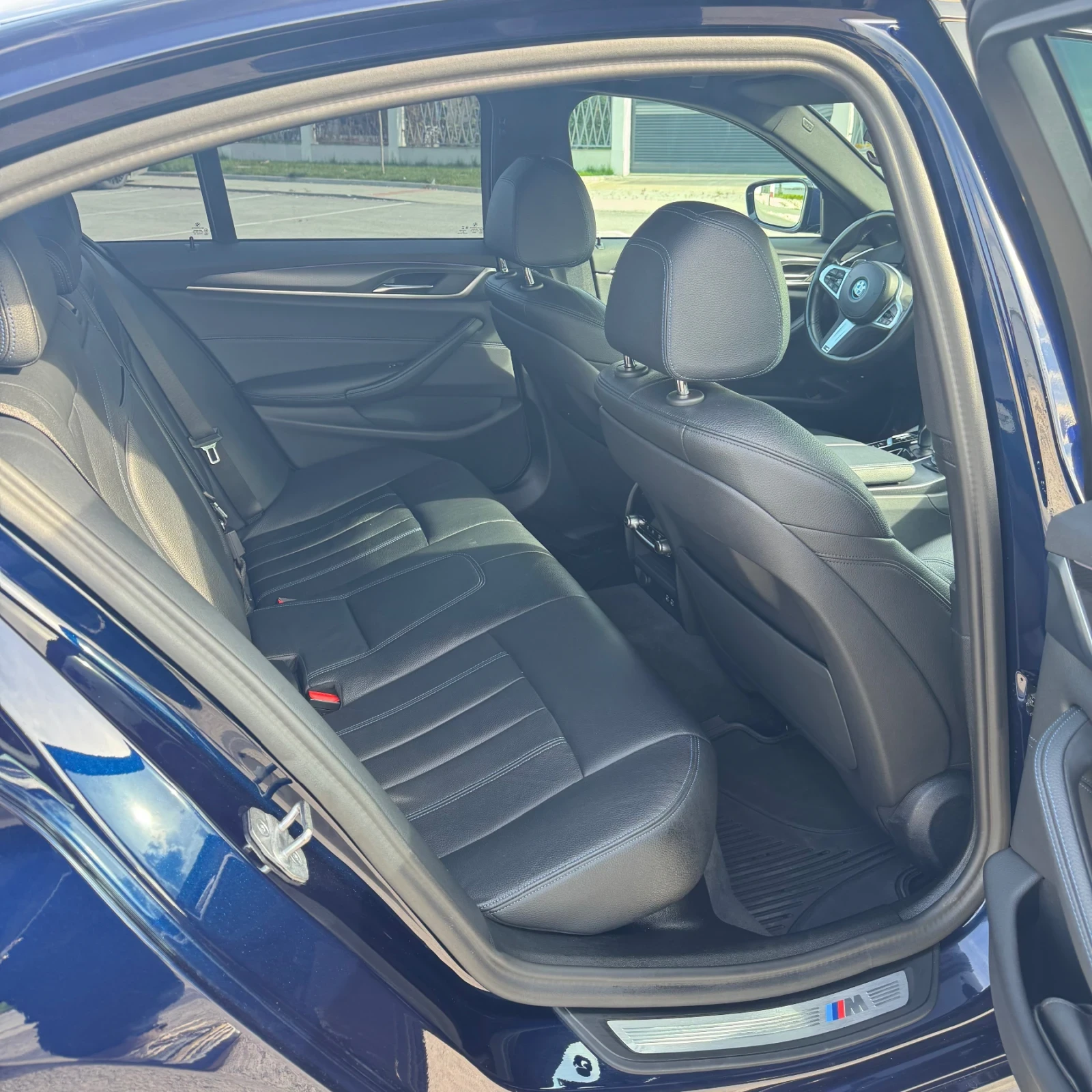 BMW 530E xDrive * M PACK* ГАРАНЦИЯ ДО 05.2028г., снимка 10 - Автомобили и джипове - 54195225