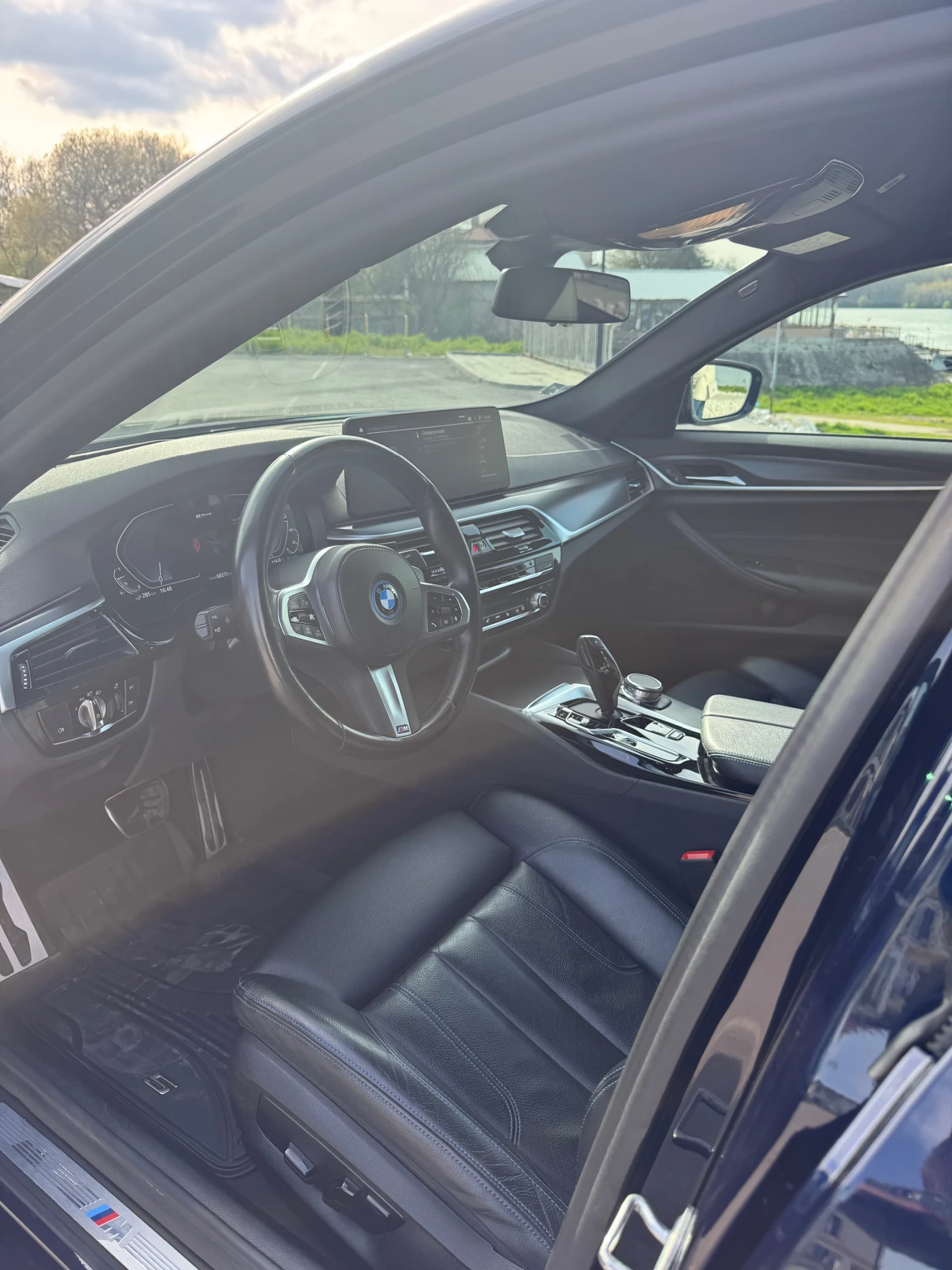 BMW 530E xDrive * M PACK* ГАРАНЦИЯ ДО 05.2028г., снимка 8 - Автомобили и джипове - 54195225