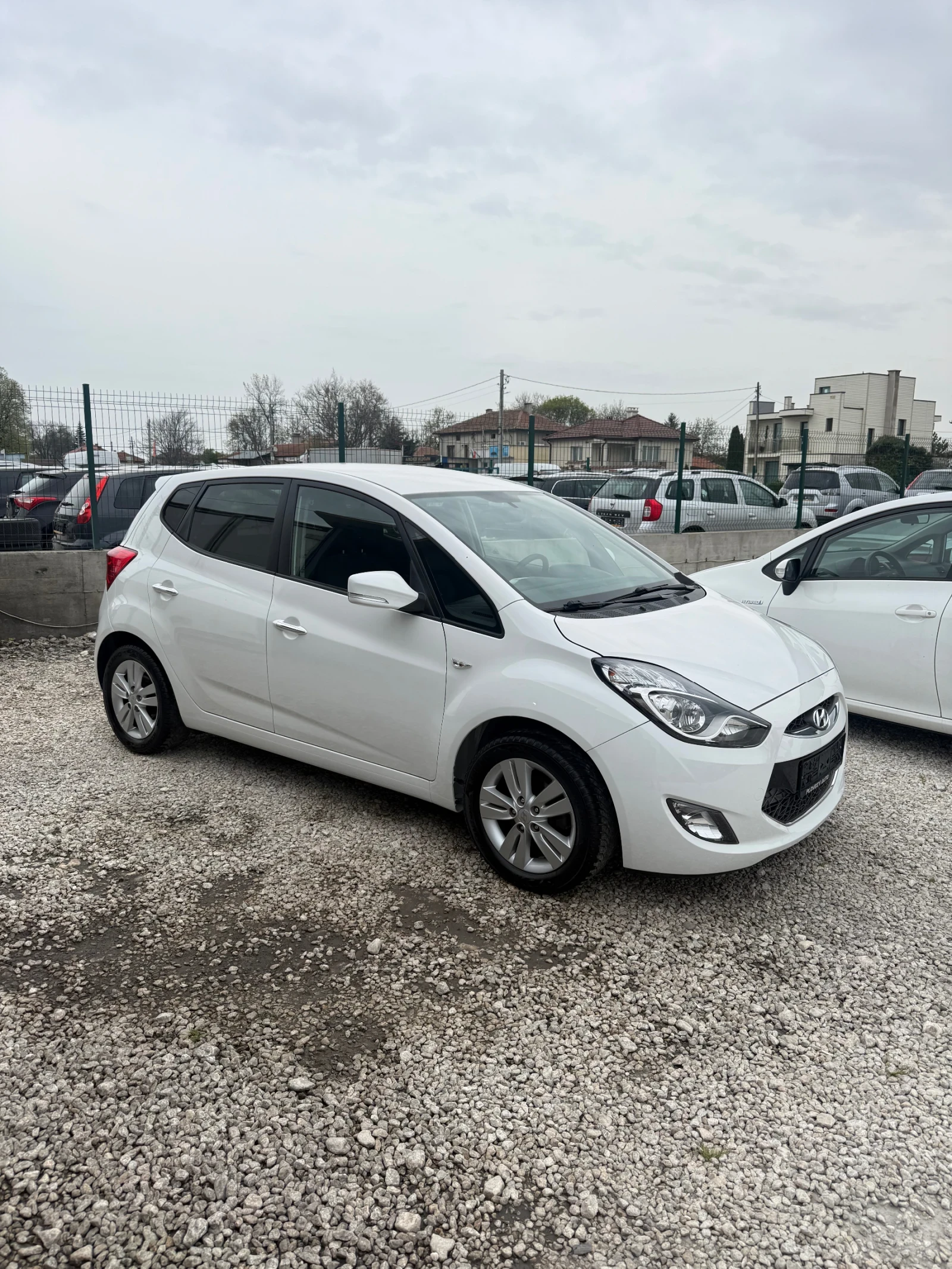 Hyundai Ix20 1.6i, снимка 2 - Автомобили и джипове - 54296177
