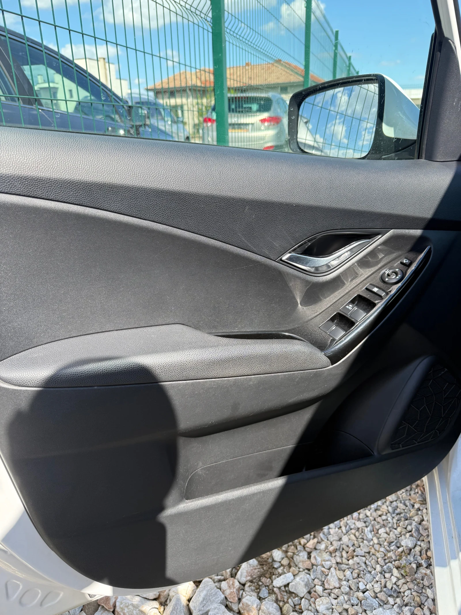 Hyundai Ix20 1.6i, снимка 15 - Автомобили и джипове - 54296177